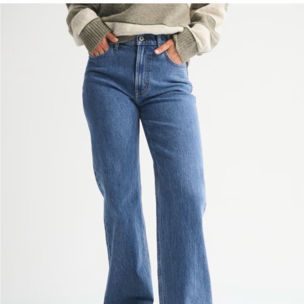 Abercrombie & Fitch Straight-Leg Jeans in Medium Blue